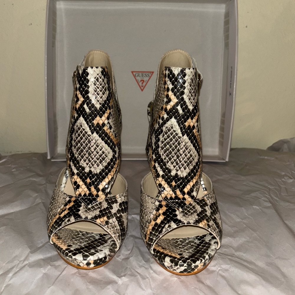 Guess Black and Cream Snakeskin Heels - Picture 2 of 11